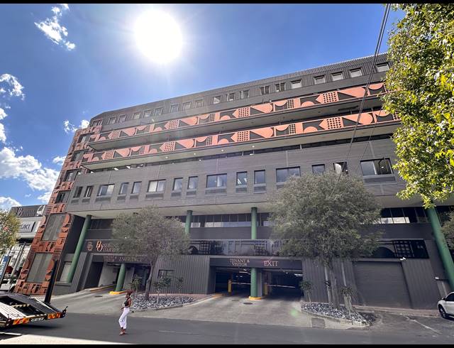9.90M² OFFICE TO LET IN ROSEBANK